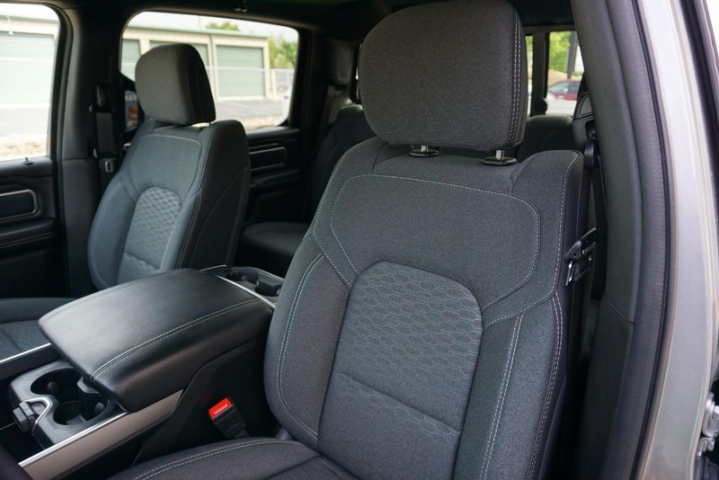 Ram 1500 Vehicle Full-screen Gallery Image 28