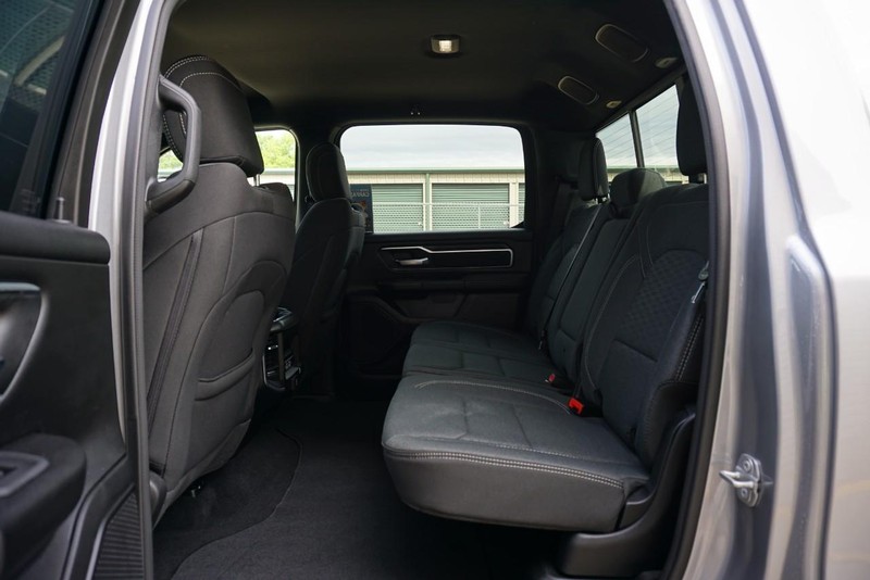 Ram 1500 Vehicle Full-screen Gallery Image 29