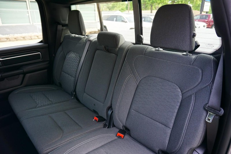 Ram 1500 Vehicle Full-screen Gallery Image 30