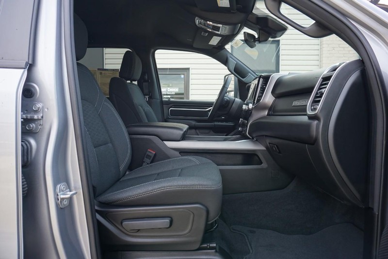 Ram 1500 Vehicle Full-screen Gallery Image 33