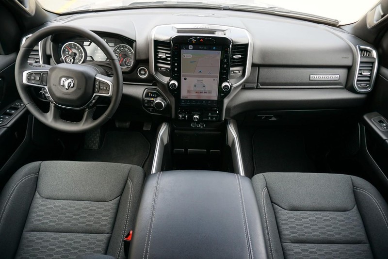 Ram 1500 Vehicle Full-screen Gallery Image 35