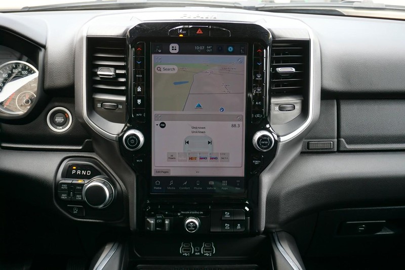 Ram 1500 Vehicle Full-screen Gallery Image 37