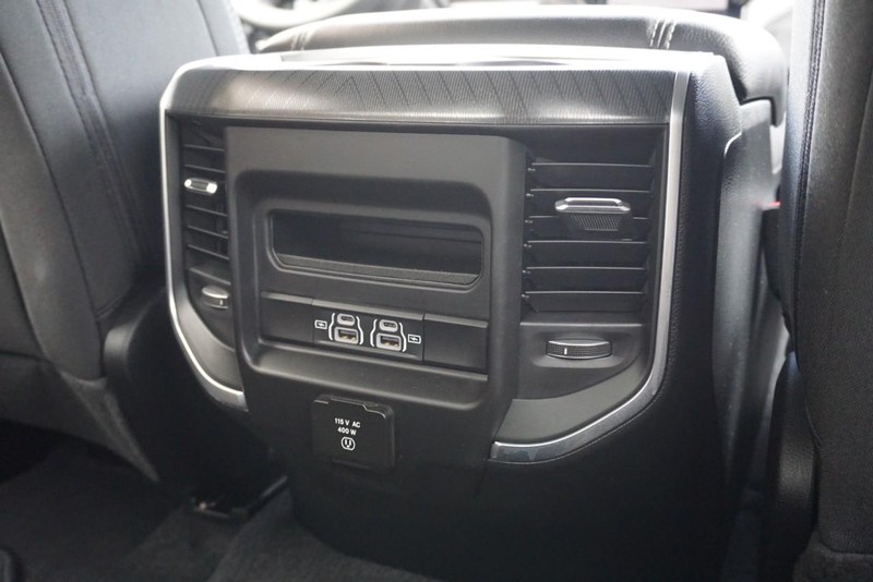 Ram 1500 Vehicle Full-screen Gallery Image 39