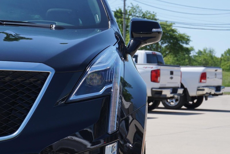 Cadillac XT5 Vehicle Full-screen Gallery Image 10