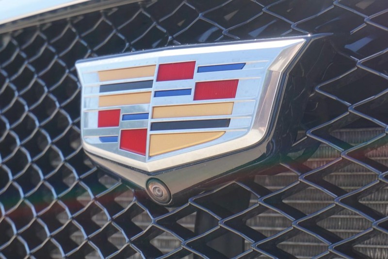 Cadillac XT5 Vehicle Full-screen Gallery Image 11
