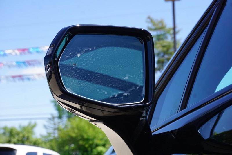 Cadillac XT5 Vehicle Full-screen Gallery Image 16