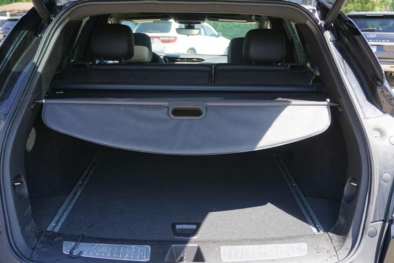 Cadillac XT5 Vehicle Full-screen Gallery Image 22