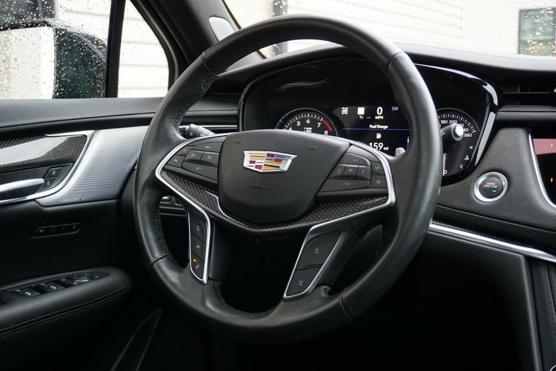 Cadillac XT5 Vehicle Full-screen Gallery Image 34