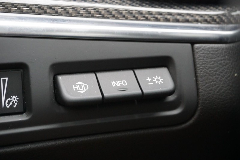 Cadillac XT5 Vehicle Full-screen Gallery Image 43