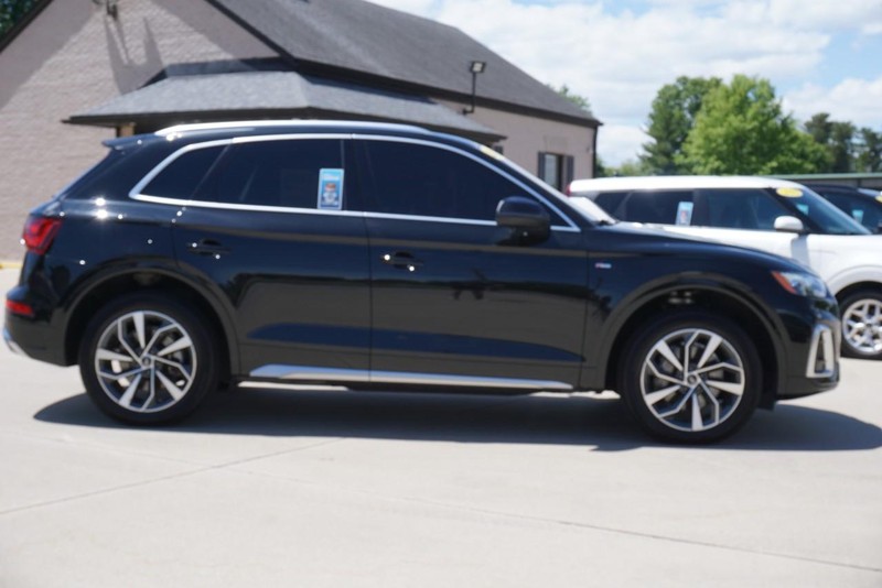 Audi Q5 Vehicle Full-screen Gallery Image 02