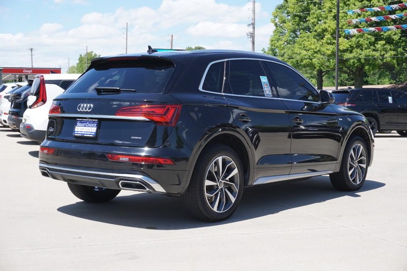 Audi Q5 Vehicle Full-screen Gallery Image 03