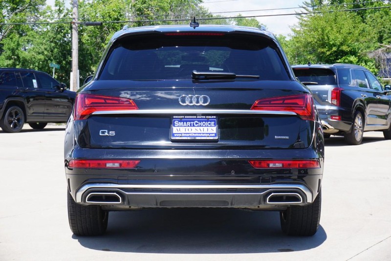 Audi Q5 Vehicle Full-screen Gallery Image 04