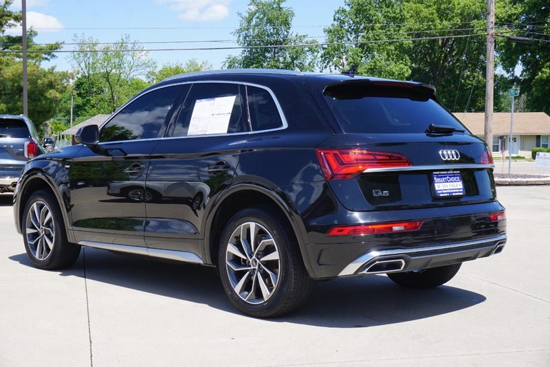 Audi Q5 Vehicle Full-screen Gallery Image 05