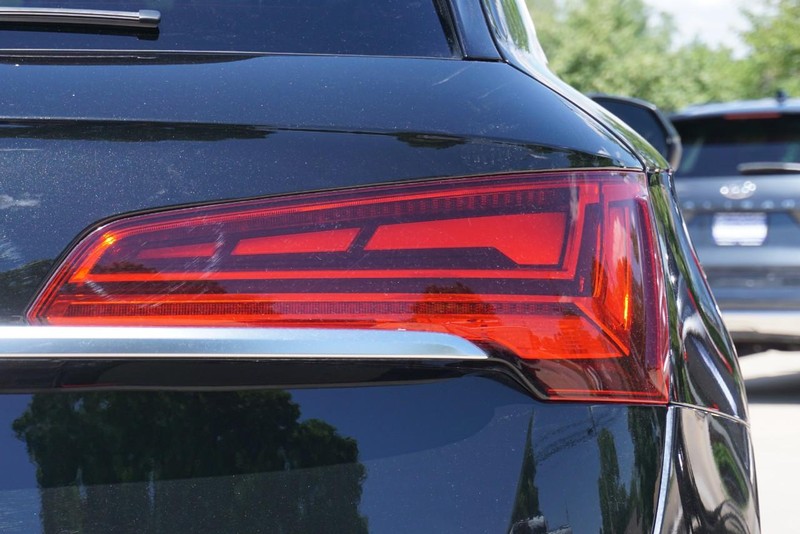 Audi Q5 Vehicle Full-screen Gallery Image 19