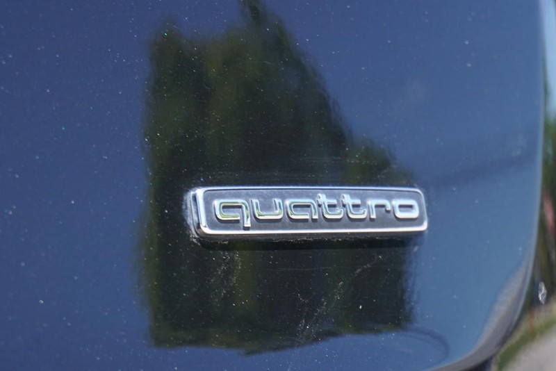 Audi Q5 Vehicle Full-screen Gallery Image 21