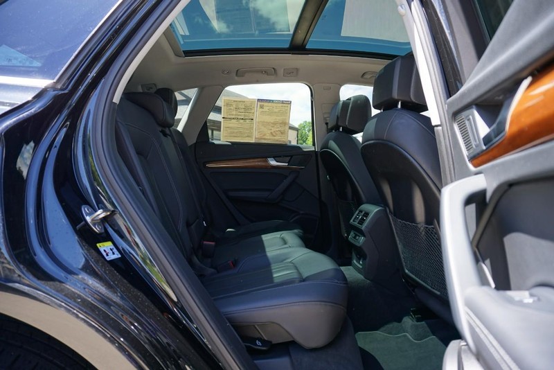 Audi Q5 Vehicle Full-screen Gallery Image 28