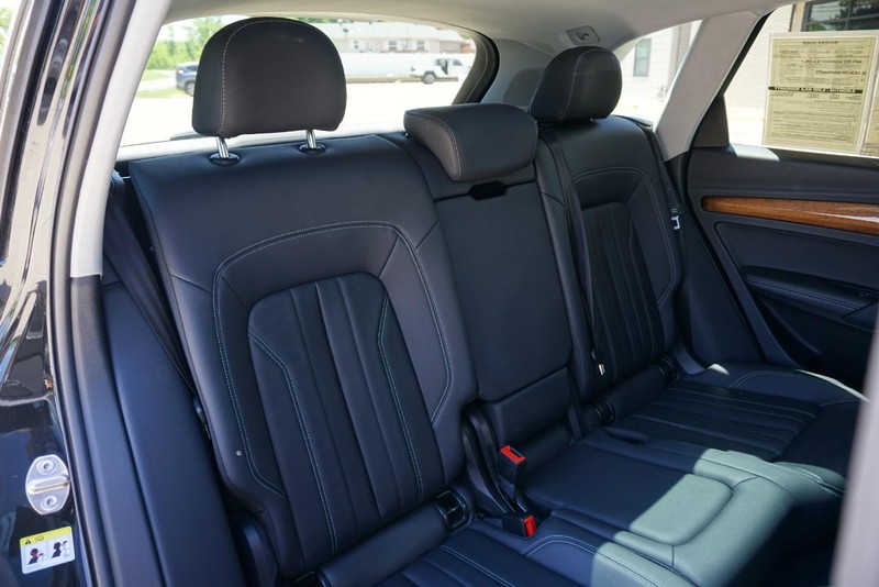 Audi Q5 Vehicle Full-screen Gallery Image 29