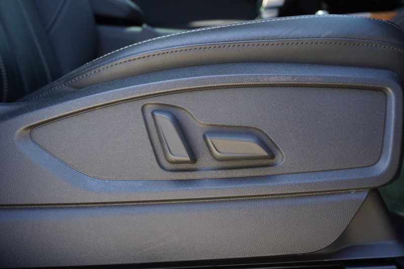 Audi Q5 Vehicle Full-screen Gallery Image 31