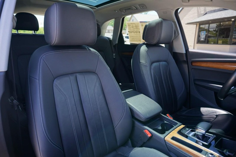 Audi Q5 Vehicle Full-screen Gallery Image 32