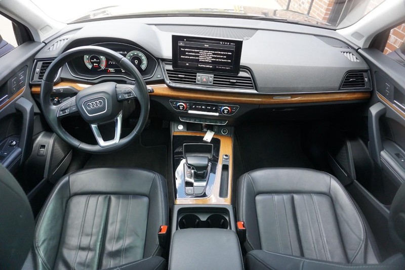 Audi Q5 Vehicle Full-screen Gallery Image 33