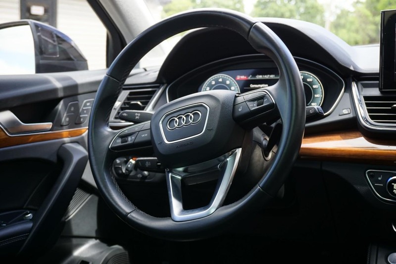 Audi Q5 Vehicle Full-screen Gallery Image 34