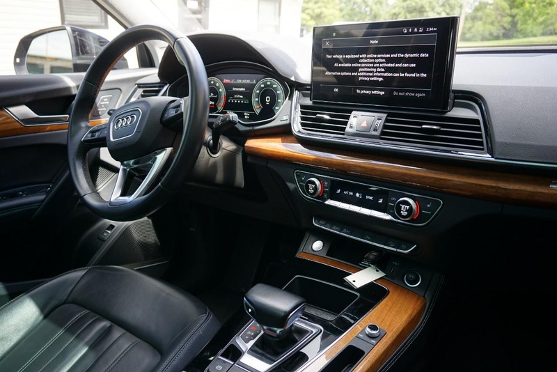 Audi Q5 Vehicle Full-screen Gallery Image 36