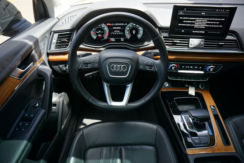 Audi Q5 Vehicle Full-screen Gallery Image 38