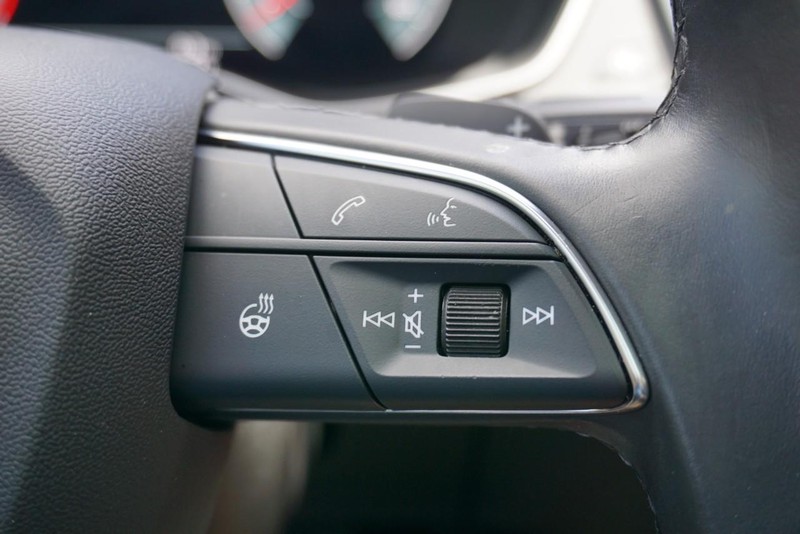 Audi Q5 Vehicle Full-screen Gallery Image 40