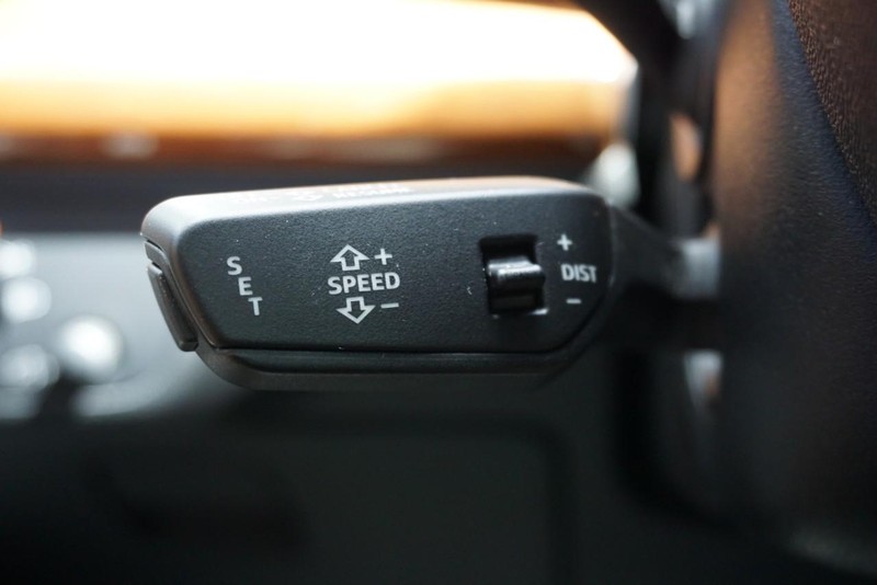 Audi Q5 Vehicle Full-screen Gallery Image 41