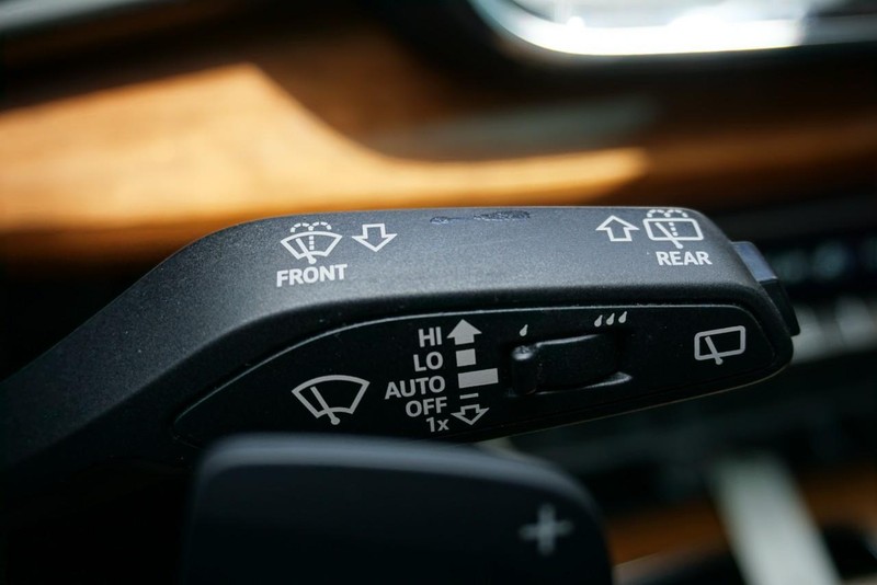 Audi Q5 Vehicle Full-screen Gallery Image 43