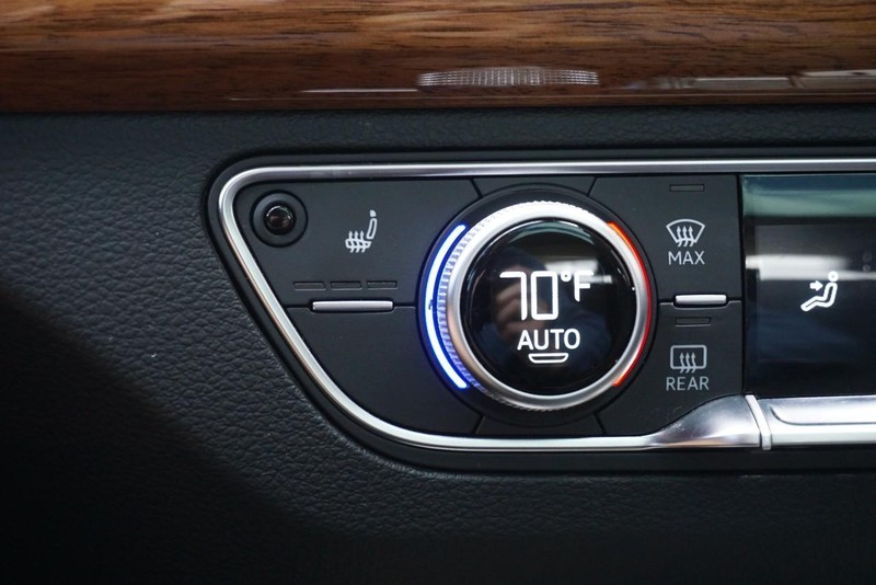 Audi Q5 Vehicle Full-screen Gallery Image 48
