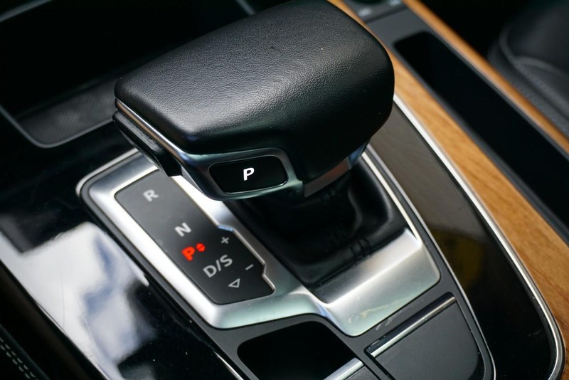 Audi Q5 Vehicle Full-screen Gallery Image 52