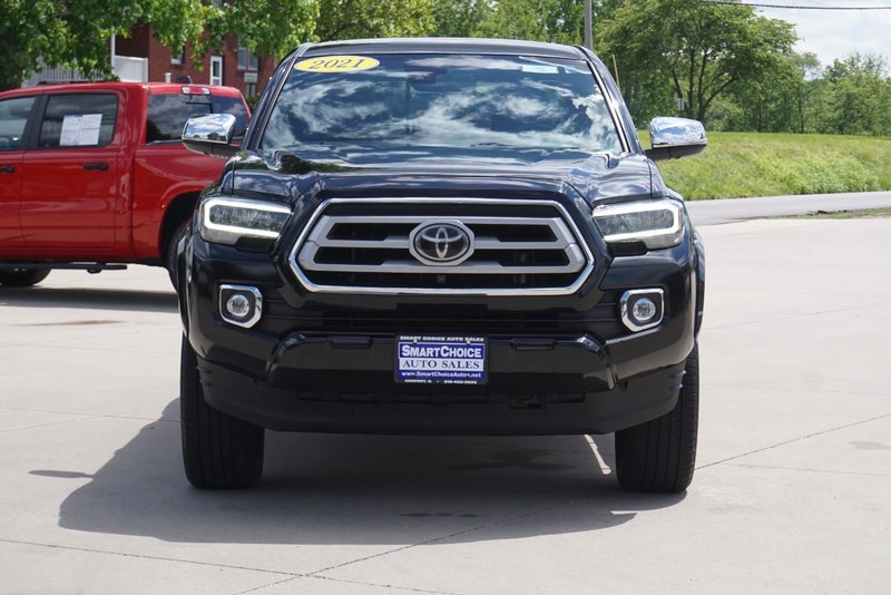 Toyota Tacoma 4WD Vehicle Full-screen Gallery Image 08