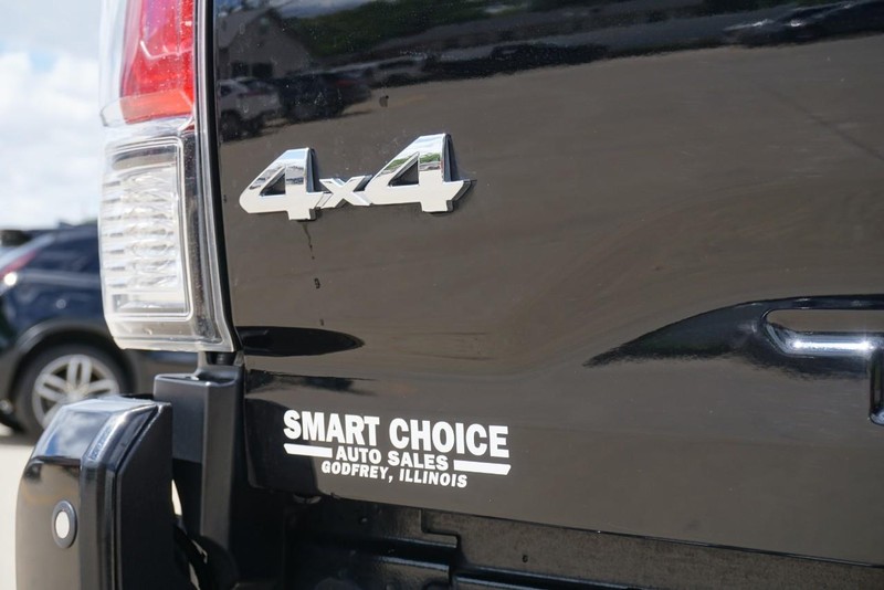 Toyota Tacoma 4WD Vehicle Full-screen Gallery Image 22
