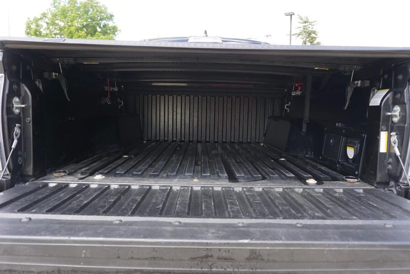 Toyota Tacoma 4WD Vehicle Full-screen Gallery Image 25