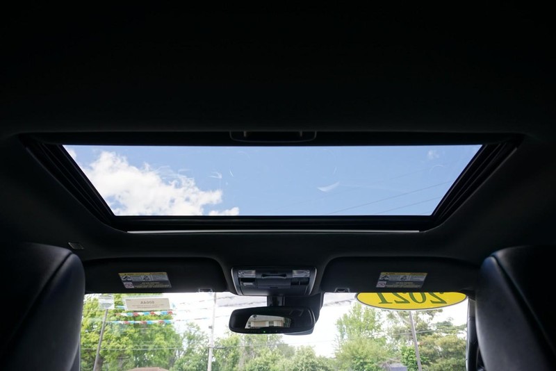 Toyota Tacoma 4WD Vehicle Full-screen Gallery Image 38