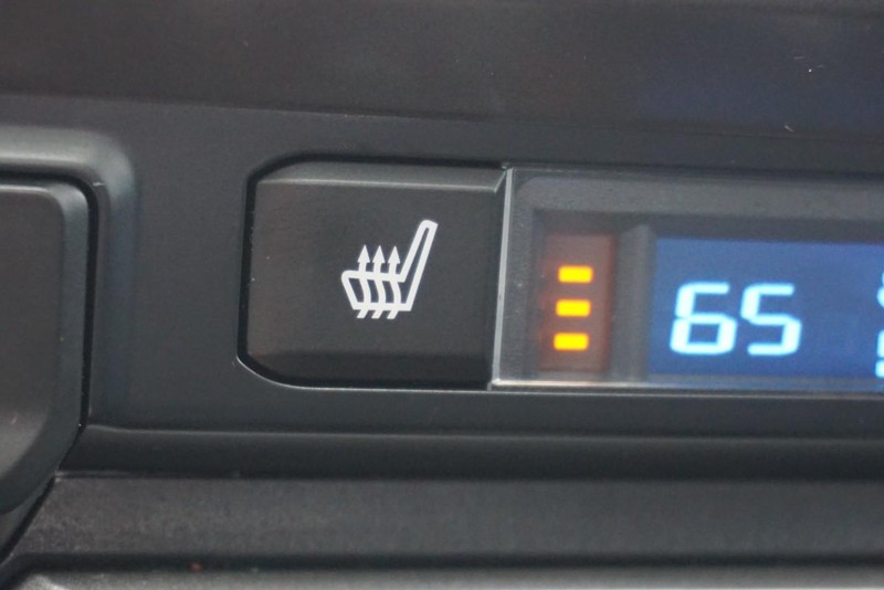 Toyota Tacoma 4WD Vehicle Full-screen Gallery Image 47