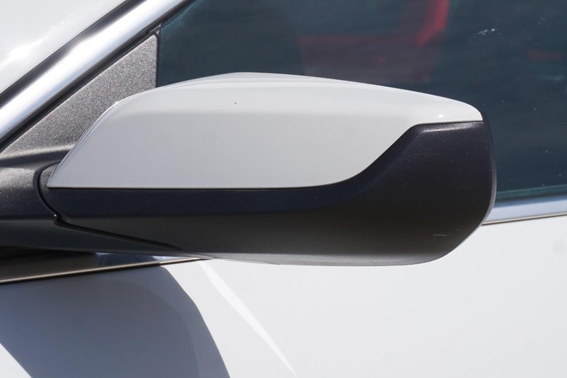 Chevrolet Malibu Vehicle Full-screen Gallery Image 11