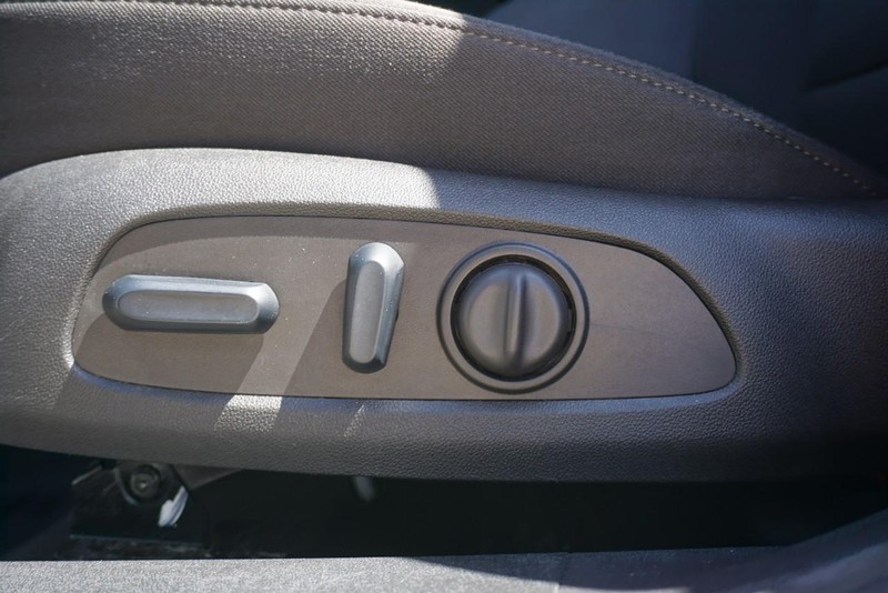 Chevrolet Malibu Vehicle Full-screen Gallery Image 20