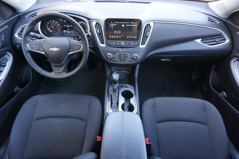 Chevrolet Malibu Vehicle Full-screen Gallery Image 28