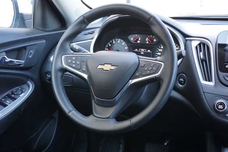 Chevrolet Malibu Vehicle Full-screen Gallery Image 29