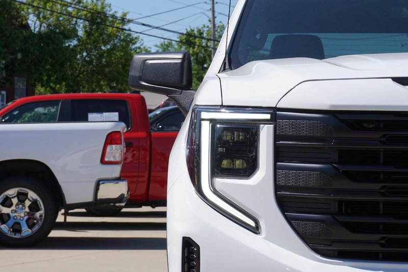 GMC Sierra 1500 Vehicle Full-screen Gallery Image 09