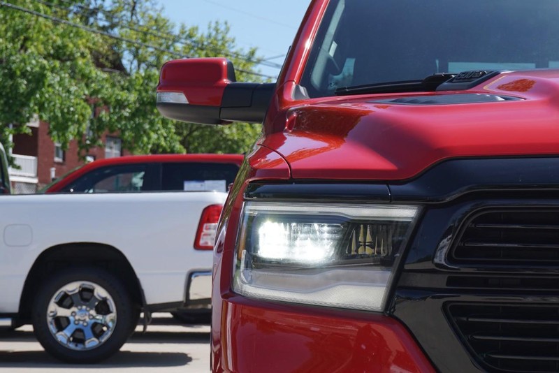 Ram 1500 Vehicle Full-screen Gallery Image 09