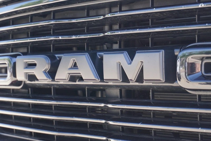 Ram 1500 Vehicle Full-screen Gallery Image 11
