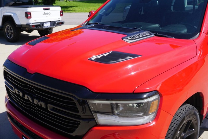 Ram 1500 Vehicle Full-screen Gallery Image 12