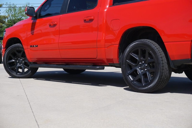 Ram 1500 Vehicle Full-screen Gallery Image 16