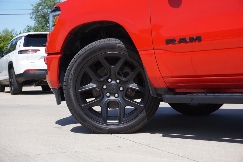 Ram 1500 Vehicle Full-screen Gallery Image 17