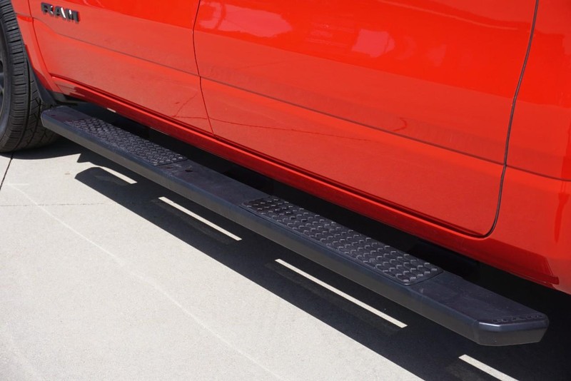 Ram 1500 Vehicle Full-screen Gallery Image 18