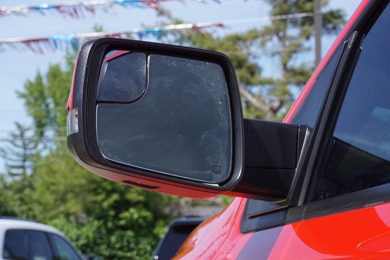 Ram 1500 Vehicle Full-screen Gallery Image 19