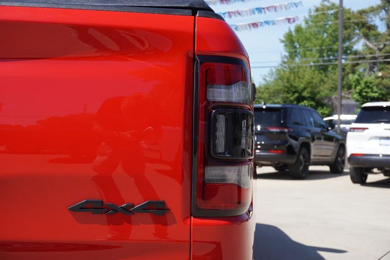 Ram 1500 Vehicle Full-screen Gallery Image 22